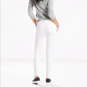 New, Levi’s 711 white skinny jeans, Size 27